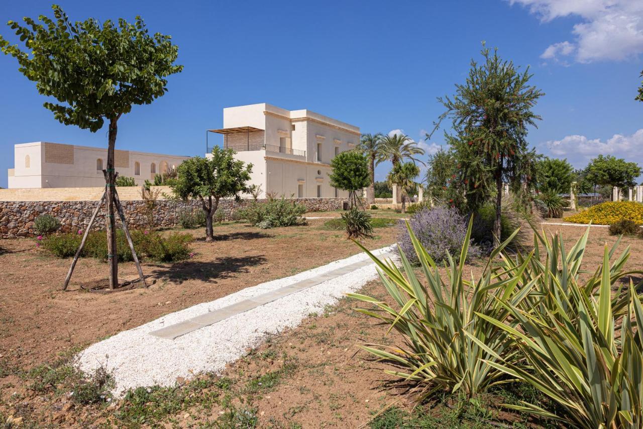 Il Giardino Grande - Dimora In Salento Bed & Breakfast Парабита Екстериор снимка